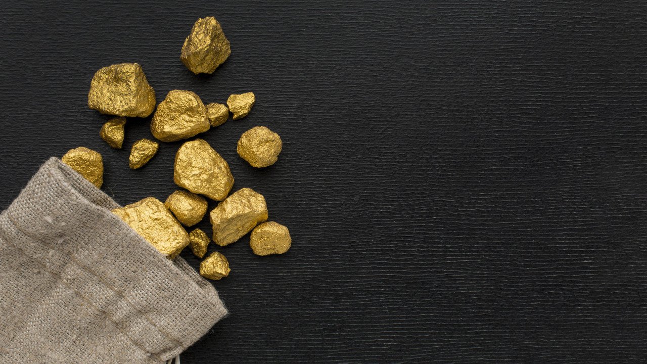 Raw gold ore